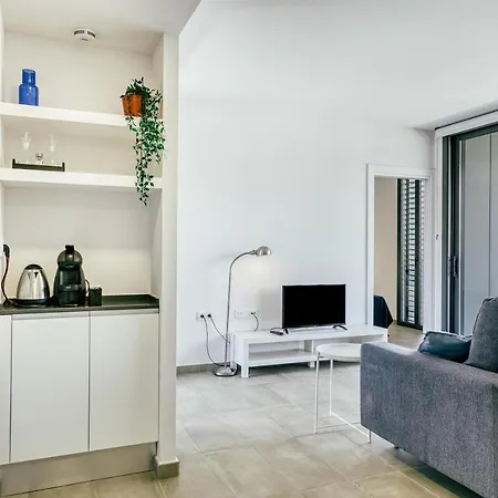 Rostella Apartment *